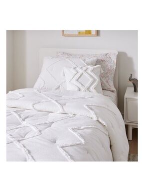 Pottery Barn Ashlyn Tufted Comforter White Full/Queen Size New